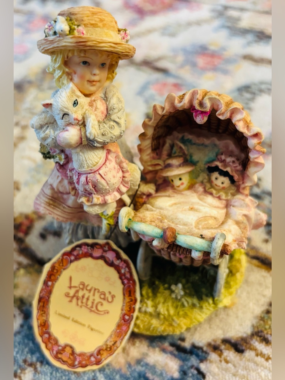 1990 Enesco Laura's Attic "We'll Be Back Soon" Figurine